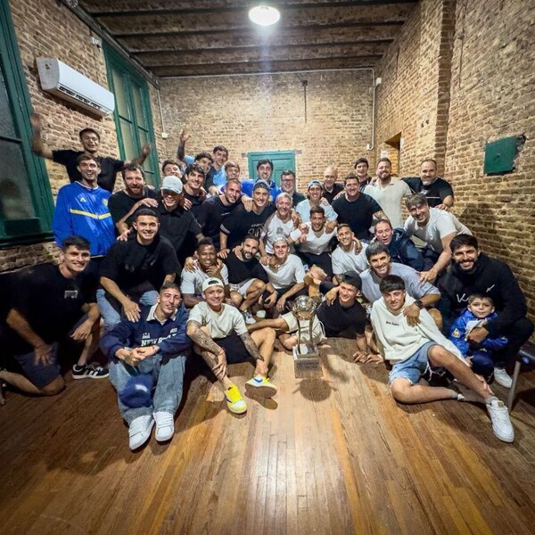 Президент AFA Тапия единолично наградил «Росарио Сентраль»