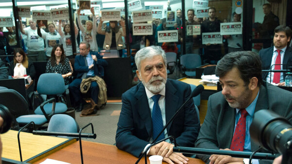 Верховный суд Аргентины оставил в силе приговор экс-министру Хулио Де Видо