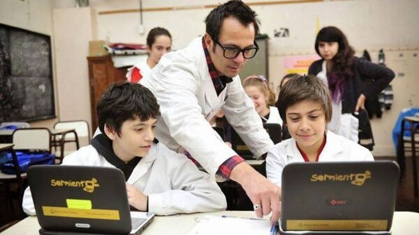 Buenos Aires Distributes 58,000 Free Tablets and Netbooks