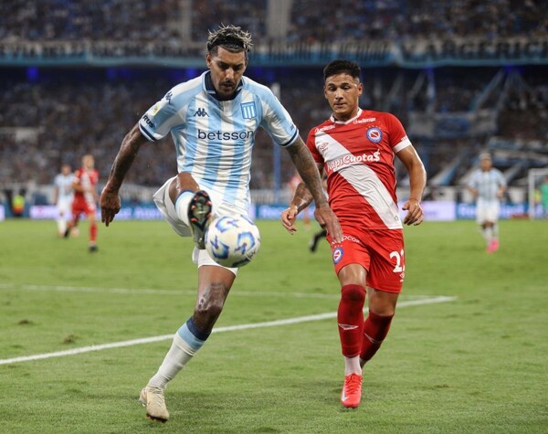 Racing Falls Short Against Argentinos Juniors 2-3