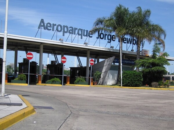 Colombian Asylum Seeker Detained at Buenos Aires Airport