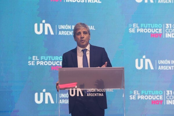 Argentina seeks to raise $1 billion for debt payment