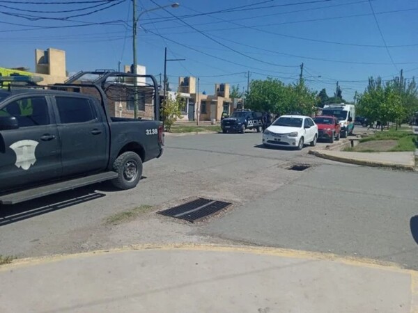 Tense Standoff in Las Heras: Man Threatens with Machete