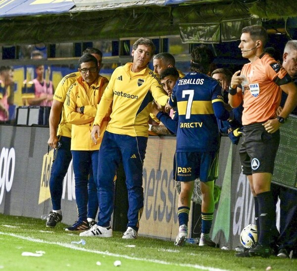 Boca's Ezequiel Zeballos addresses fans after Clausura elimination