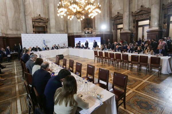 Правительство сталкивается с проблемами при реформе социального обеспечения в Сенате