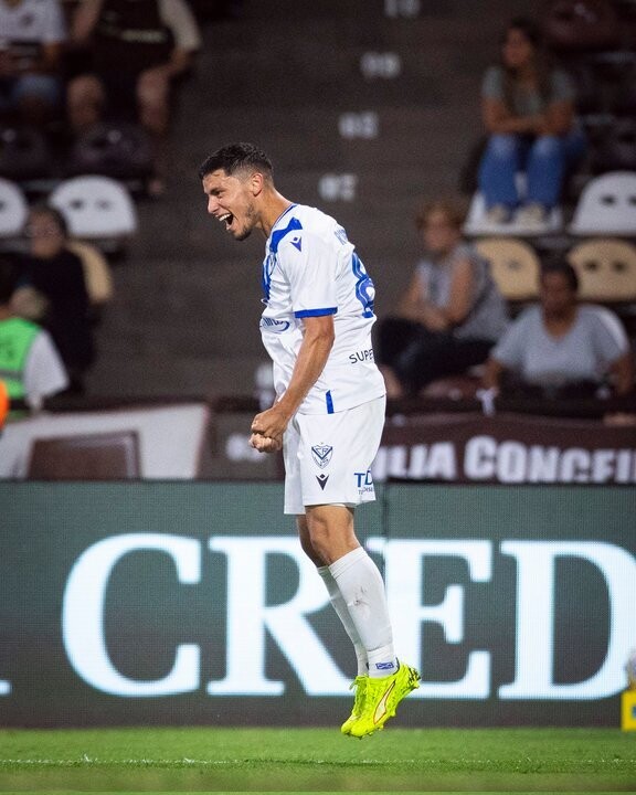 Vélez Defeats Platense to Lead Zone A