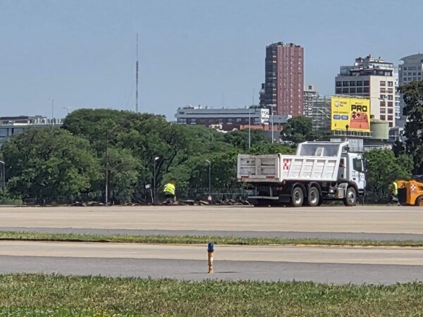 Задержки и перенаправления в аэропорту Хорхе Неберии