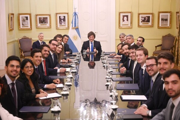 Милеи встретился с CEO Vista Energy после объявления о многомиллиардных инвестициях в Вака-Муэрта