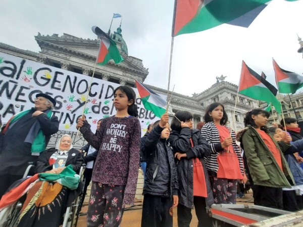 Массовая мобилизация в Буэнос-Айресе в поддержку Палестины