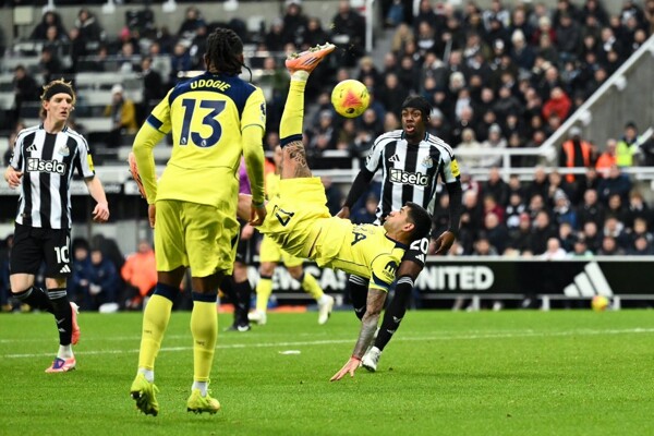 Tottenham and Newcastle Draw 2-2 in Premier League Clash