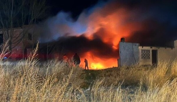 Семья в Долавоне спасается от пожара во время просмотра телевизора