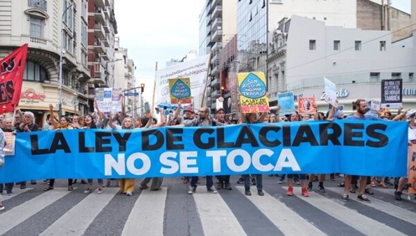 Argentina Protests Glacier Law Changes