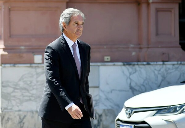 Президент Аргентины привел к присяге нового министра иностранных дел