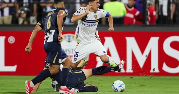 Sport Replica: Gago's Team in Trouble