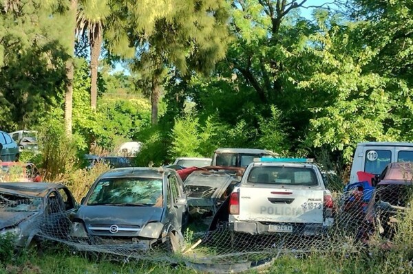 Задержан полицейский в ходе расследования хищений со склада конфискованных авто