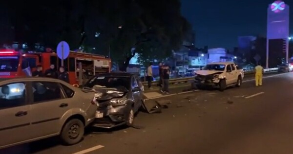 Столкновение на проспекте Хенераль Паз в Буэнос-Айсе унесло жизнь человека