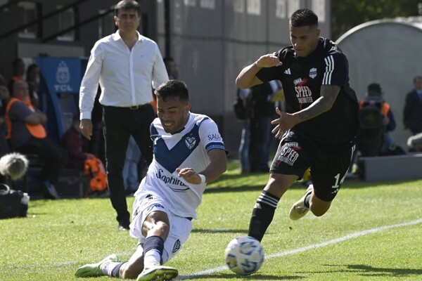 Vélez Sarsfield Draws 1-1 Against Deportivo Riestra