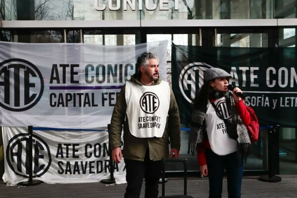 Протесты в Буэнос-Айресе из-за кризиса в CONICET