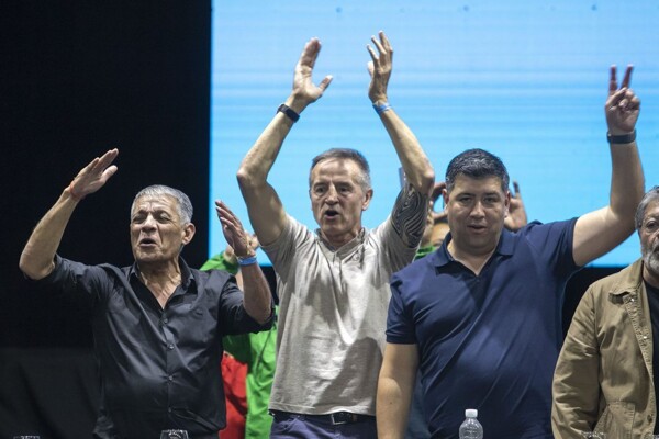 Argentina Government Drops Controversial Labor Reform Points