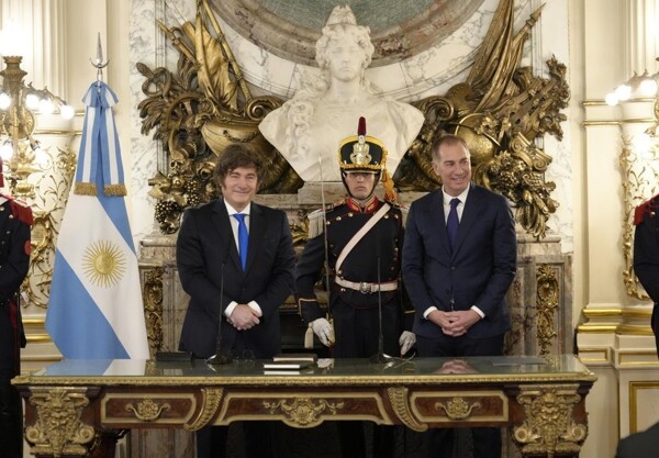 Diego Santilli был приведен к присяге в качестве министра внутренних дел в Аргентине