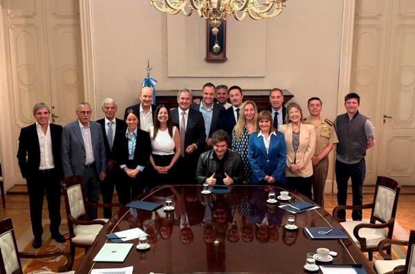 Милеи соберёт кабинет для демонстрации единства на фоне скандала с Адорни