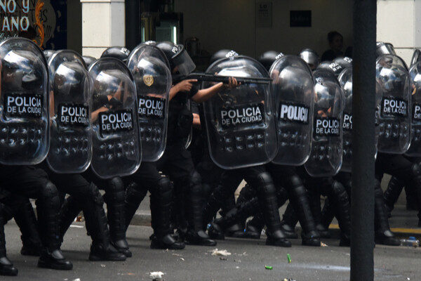 Сеть по защите прав человека берет под защиту репрессированных за борьбу с трудовой реформой