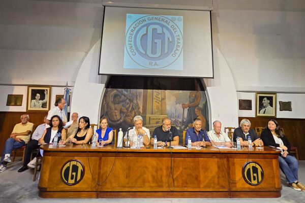 Сенат Аргентины одобрил трудовую реформу с уступками профсоюзам