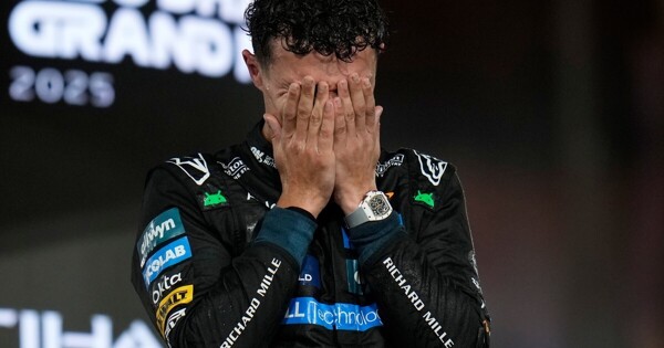 Британский пилот McLaren выиграл чемпионат мира