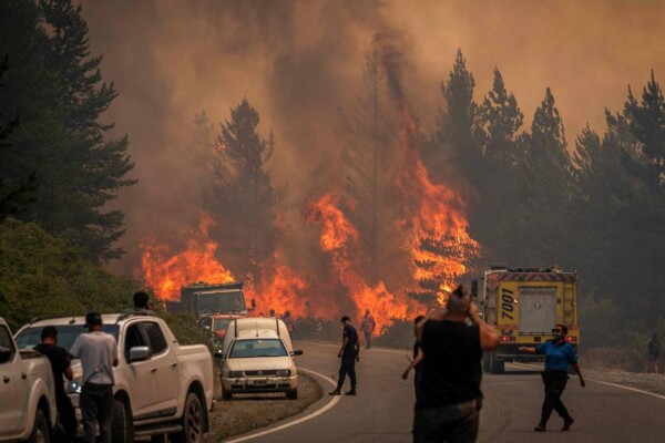 Gran incendio forestal en la Patagonia amenaza a las comunidades