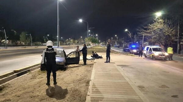 Подростки обвиняют собаку в аварии в Гуаймальене, Мендоса