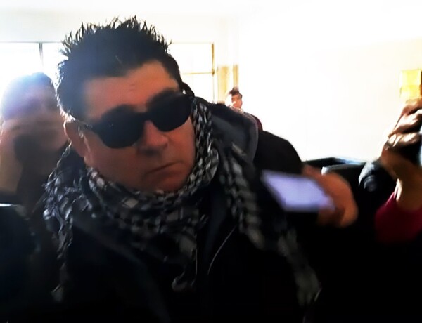 Бытый мэр обсуждает изменения в отношениях в президентской резиденции