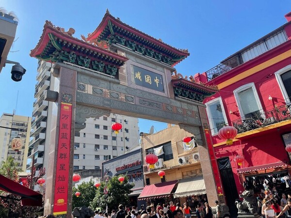 Two Men Arrested for Drug Sales in Buenos Aires