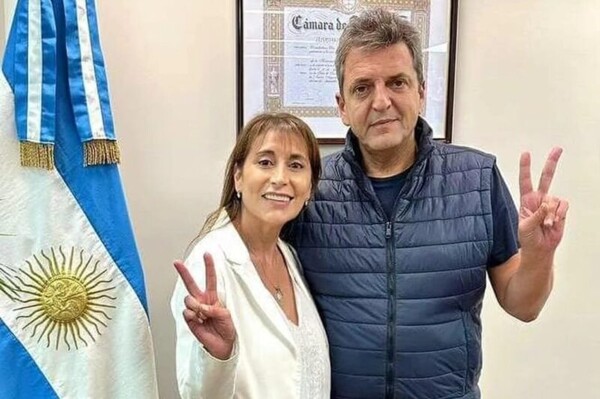 Скандал в Конгрессе Аргентины: сенатор пыталась силой занять кабинет