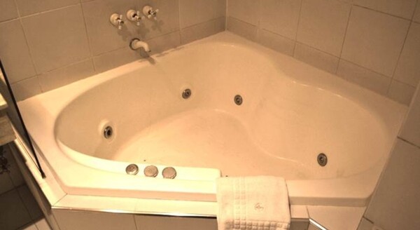 9-Year-Old Girl Drowns in Hotel Jacuzzi in Argentina