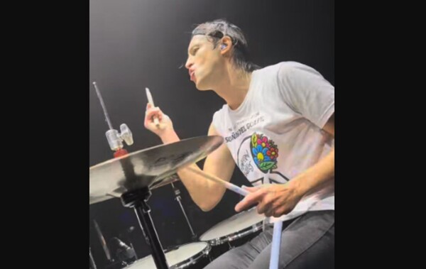 Divididos Drummer Honors Dictatorship Victims at Uruguay Concert