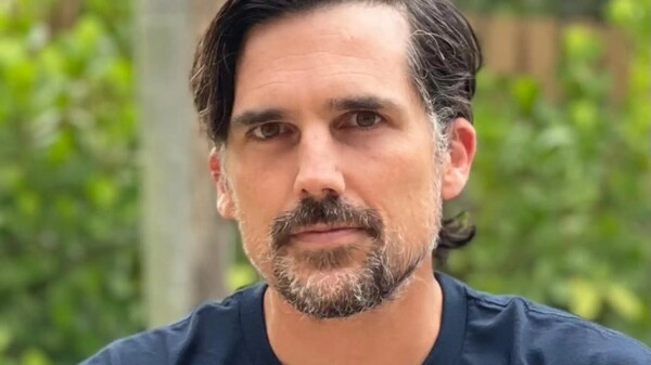 Аргентинский писатель получил премию за роман о контрабанде и истории страны