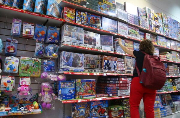 Продажи игрушек падают на фоне экономических трудностей