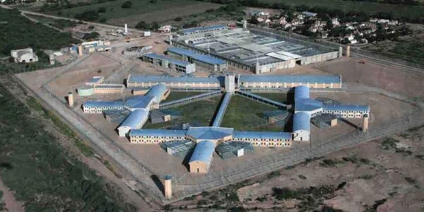 Detienen a una mujer por intentar ingresar drogas a una cárcel en Córdoba