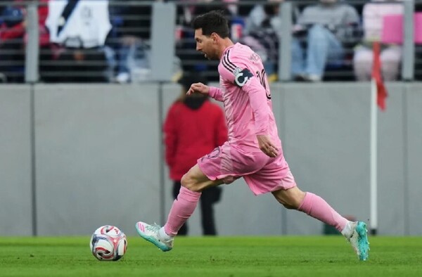 Scaloni calls Messi to Argentina squad before World Cup