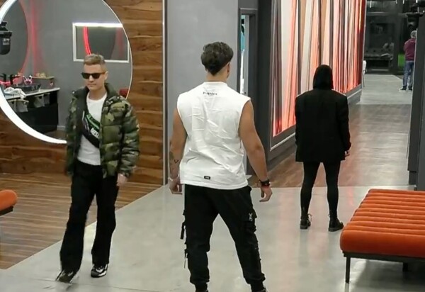 Ведущий возвращается в дом Big Brother в вечере, полном сюрпризов