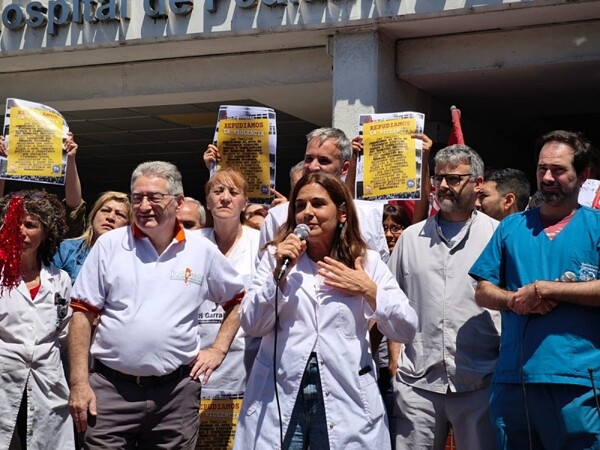 После повышения зарплаты на 61% работникам больницы Гаррахан предъявили обвинения