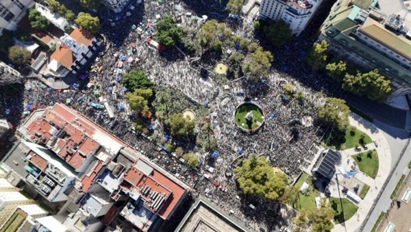 Over Half a Million March in Buenos Aires on Dictatorship Anniversary