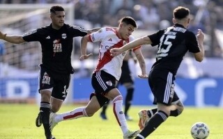 «Депортиво Риестра» сенсационно обыгрывает «Ривер Плейт» со счетом 2:0