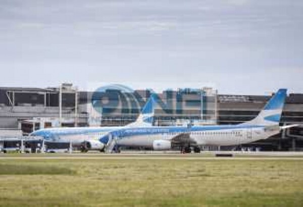 Контroversии в Aerolíneas Argentinas на фоне трудовых споров