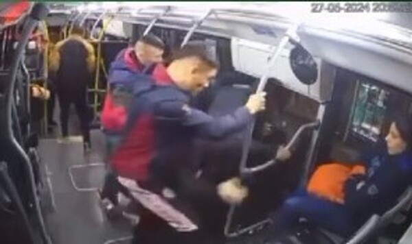 Жесткая ограбление на автобусе в Реколете