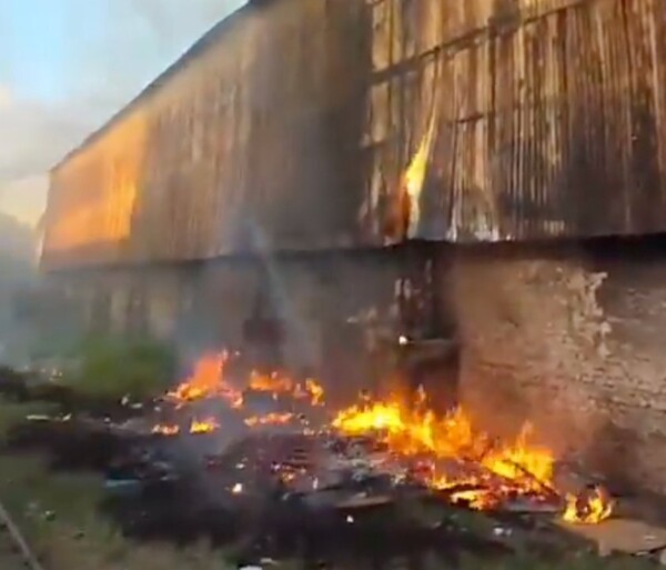 Large-Scale Fire at Warehouse in La Boca