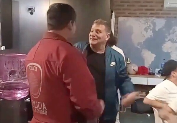 Полиция прервала запись шоу 'Lo del Turco' в Буэнос-Айресе