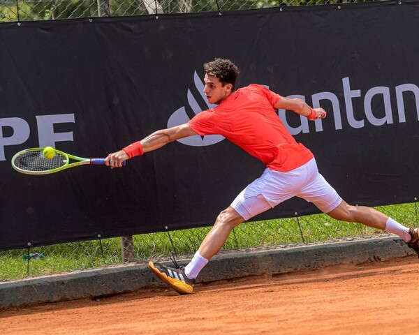 Серундоло и Тиранте вышли в четвертьфинал турнира ATP Challenger в Кордове