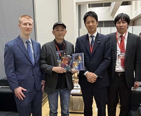 Milei Sends Books on Liberalism to Japan