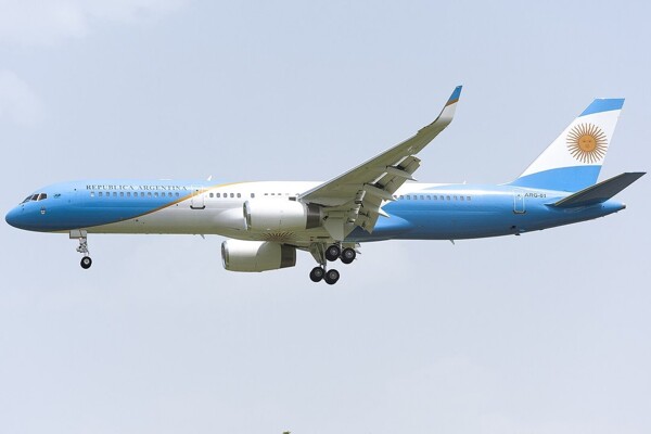 Президентский самолет Аргентины столкнулся с новыми техническими проблемами